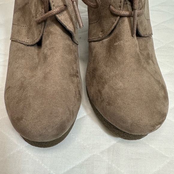 Merona Womens Size 9 Suede Wedge Heel Booties Boots Lace Up Zipper Closure Tan - Picture 5 of 11
